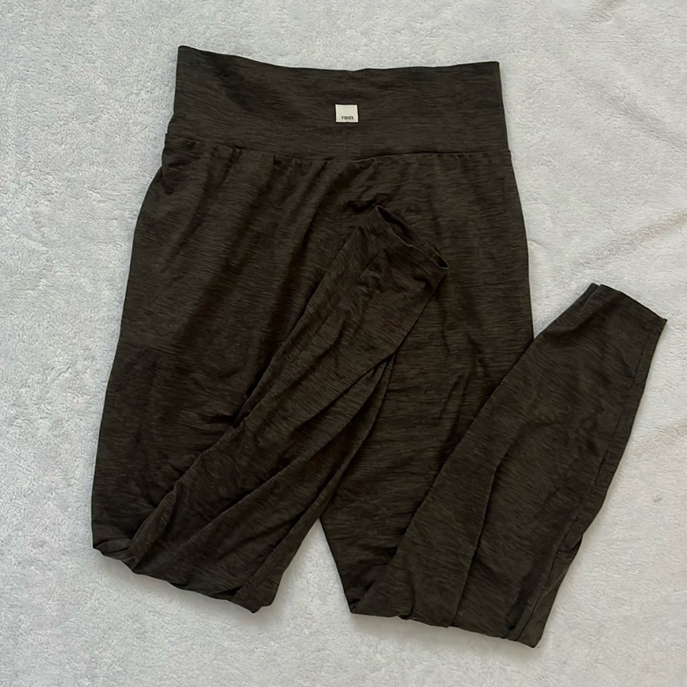 Vuori dark green joggers